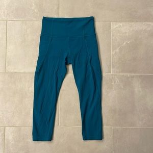 Athleta Salutation Stash pocket capri